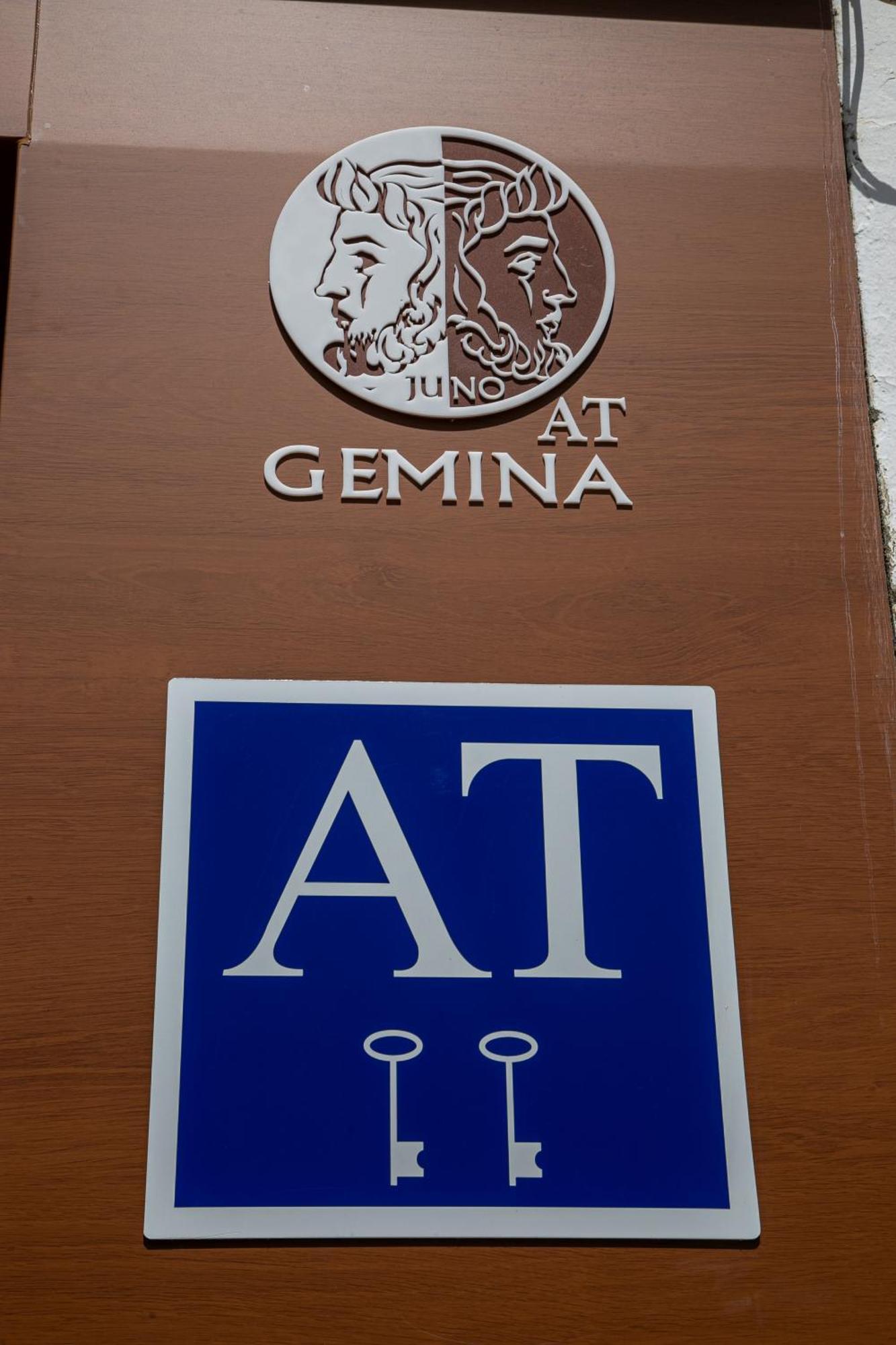 Apartamentos Gemina เมรีดา ภายนอก รูปภาพ