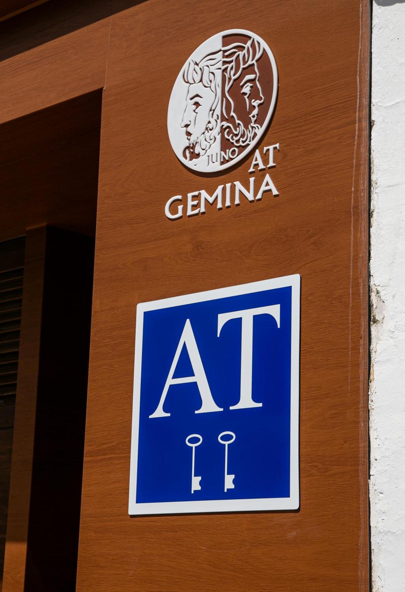 Apartamentos Gemina เมรีดา ภายนอก รูปภาพ